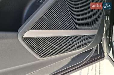Внедорожник / Кроссовер Audi Q5 2020 в 