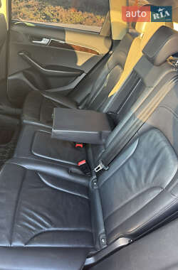 Внедорожник / Кроссовер Audi Q5 2011 в 