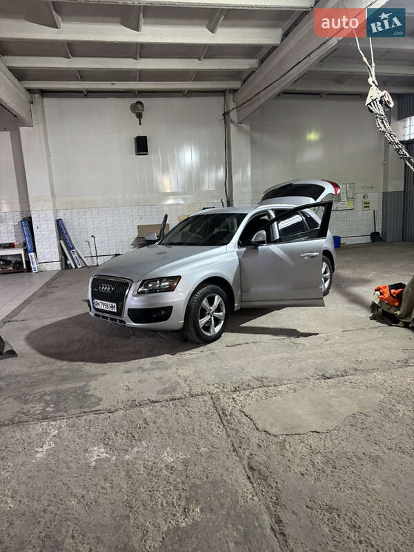 Внедорожник / Кроссовер Audi Q5 2011 в Коростене