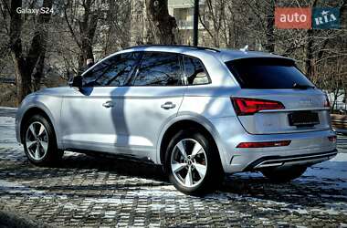 Внедорожник / Кроссовер Audi Q5 2022 в 