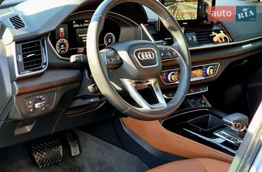 Внедорожник / Кроссовер Audi Q5 2022 в 