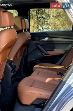 Внедорожник / Кроссовер Audi Q5 2022 в 