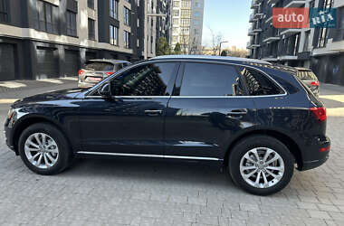 Позашляховик / Кросовер Audi Q5 2015 в 