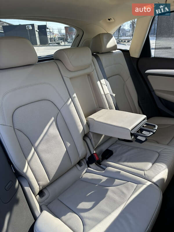 Позашляховик / Кросовер Audi Q5 2015 в Львові