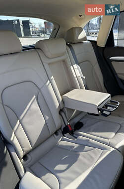Внедорожник / Кроссовер Audi Q5 2015 в 