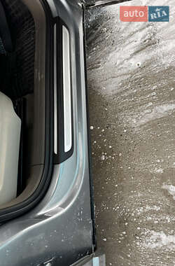 Внедорожник / Кроссовер Audi Q5 2011 в 