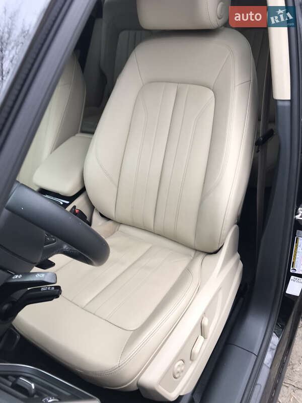 Внедорожник / Кроссовер Audi Q5 2019 в Киеве