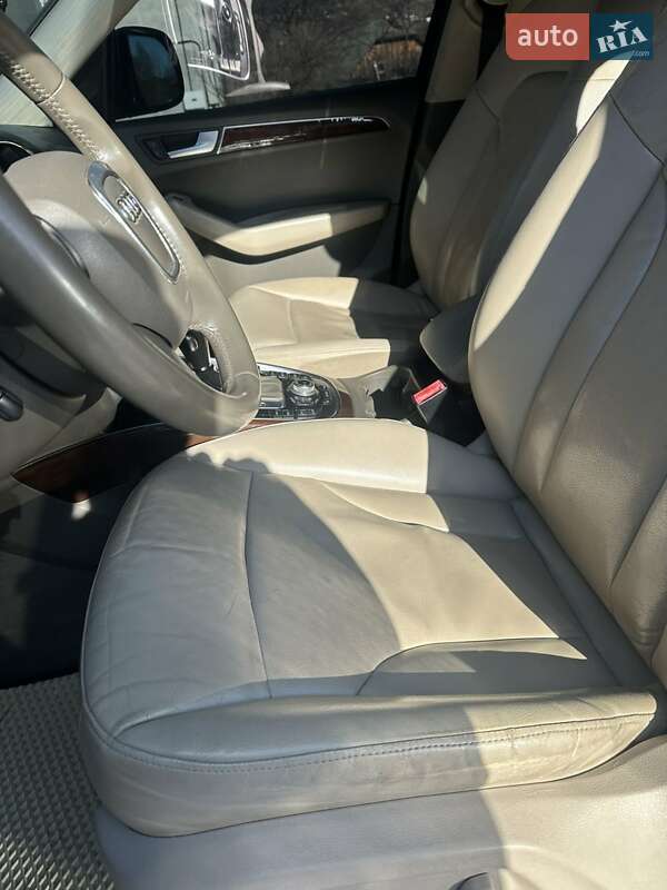 Внедорожник / Кроссовер Audi Q5 2011 в Ворохте