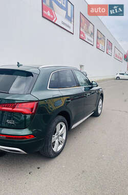 Внедорожник / Кроссовер Audi Q5 2017 в 