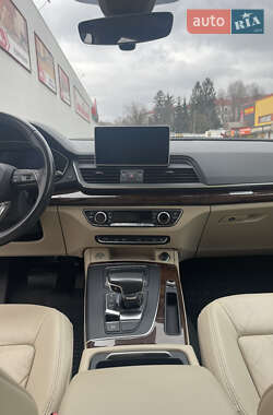 Внедорожник / Кроссовер Audi Q5 2017 в 