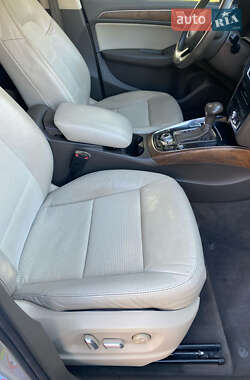 Внедорожник / Кроссовер Audi Q5 2012 в 