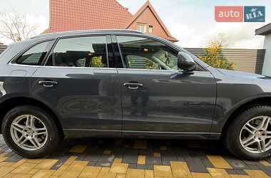 Внедорожник / Кроссовер Audi Q5 2009 в 