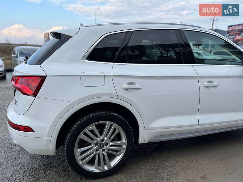 Позашляховик / Кросовер Audi Q5 2018 в Львові