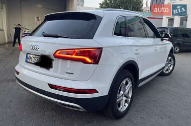 Внедорожник / Кроссовер Audi Q5 2017 в 