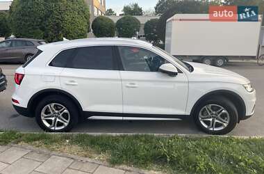 Внедорожник / Кроссовер Audi Q5 2017 в 