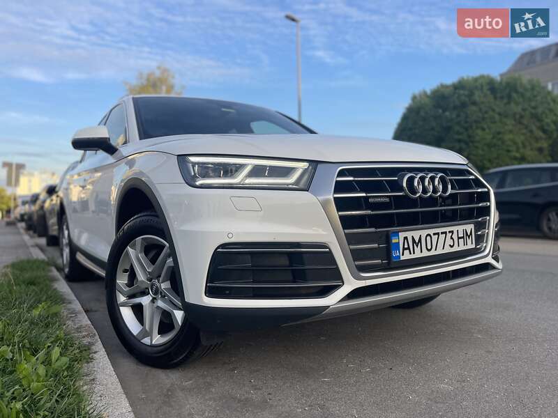 Внедорожник / Кроссовер Audi Q5 2017 в 