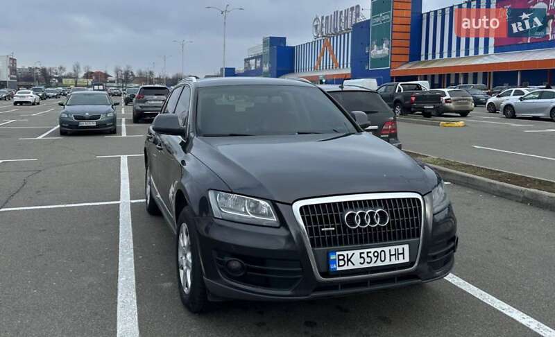 Внедорожник / Кроссовер Audi Q5 2010 в Киеве