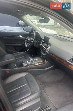 Внедорожник / Кроссовер Audi Q5 2020 в 