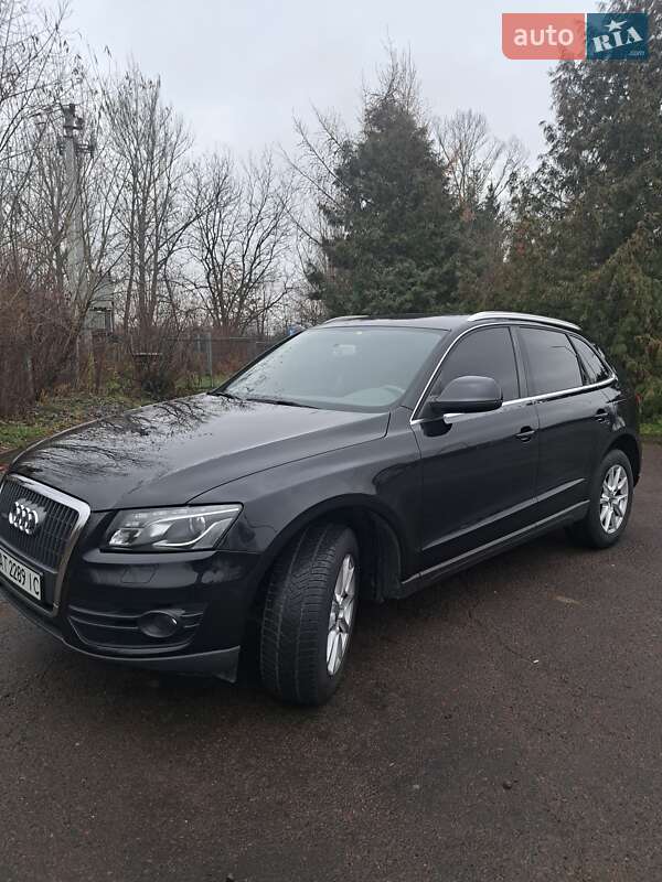 Внедорожник / Кроссовер Audi Q5 2011 в 
