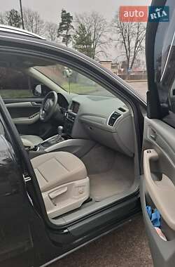 Внедорожник / Кроссовер Audi Q5 2011 в 