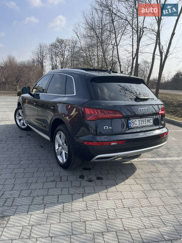 Позашляховик / Кросовер Audi Q5 2017 в Львові