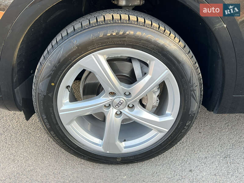 Внедорожник / Кроссовер Audi Q5 2018 в Дрогобыче