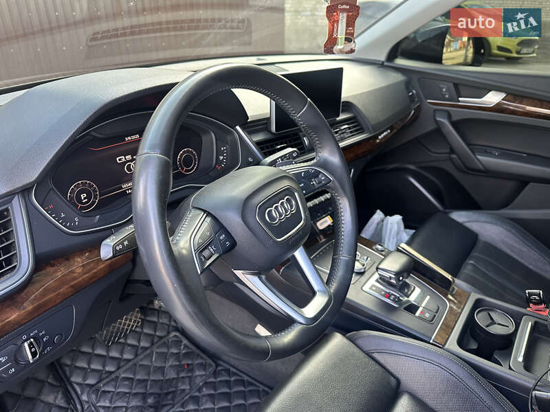 Внедорожник / Кроссовер Audi Q5 2017 в Харькове