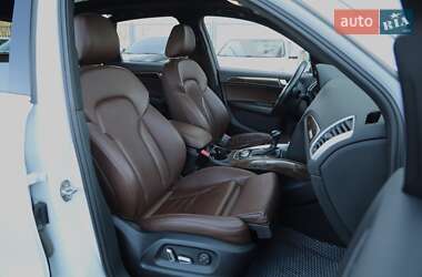 Внедорожник / Кроссовер Audi Q5 2016 в 