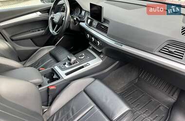 Позашляховик / Кросовер Audi Q5 2018 в 