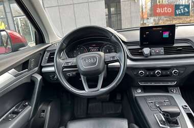 Позашляховик / Кросовер Audi Q5 2018 в 