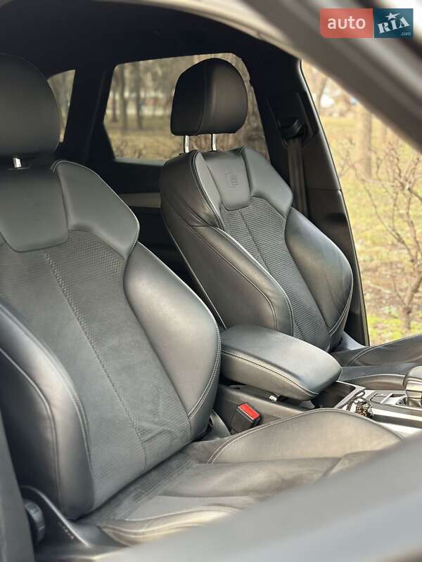 Внедорожник / Кроссовер Audi Q5 2020 в Киеве