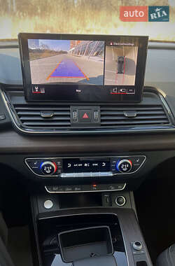 Внедорожник / Кроссовер Audi Q5 2021 в 