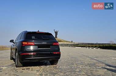 Внедорожник / Кроссовер Audi Q5 2019 в 