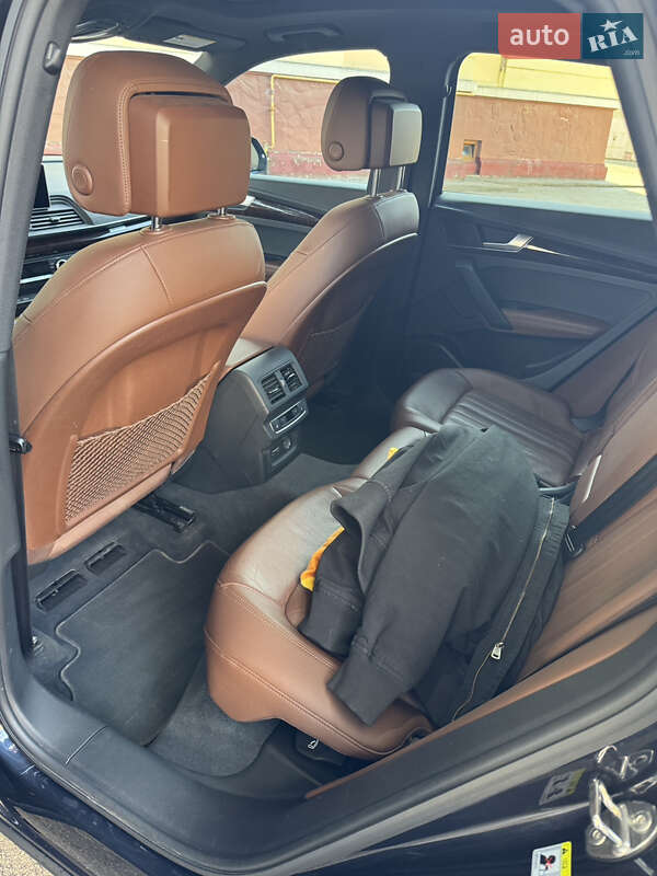 Внедорожник / Кроссовер Audi Q5 2020 в Ивано-Франковске