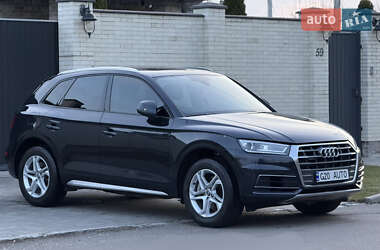 Позашляховик / Кросовер Audi Q5 2018 в 