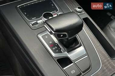 Позашляховик / Кросовер Audi Q5 2018 в 