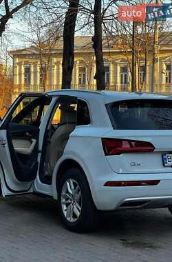 Внедорожник / Кроссовер Audi Q5 2020 в 