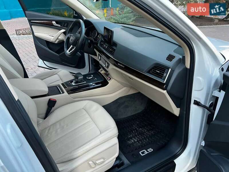 Внедорожник / Кроссовер Audi Q5 2020 в Сумах