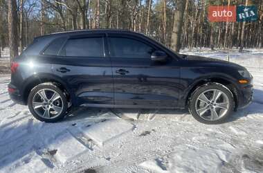 Позашляховик / Кросовер Audi Q5 2019 в Києві