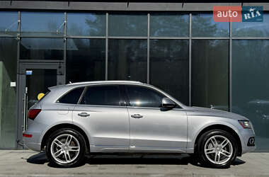 Внедорожник / Кроссовер Audi Q5 2015 в 