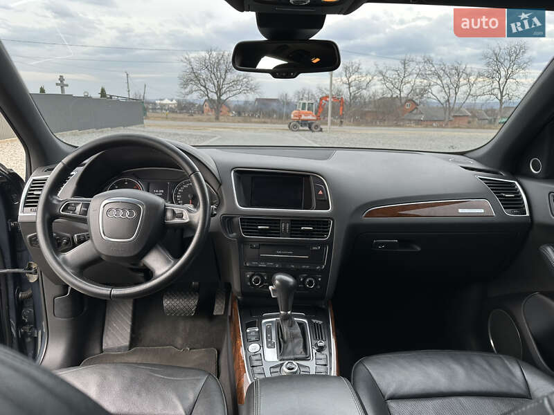 Внедорожник / Кроссовер Audi Q5 2010 в Черновцах
