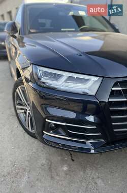 Внедорожник / Кроссовер Audi Q5 2020 в 