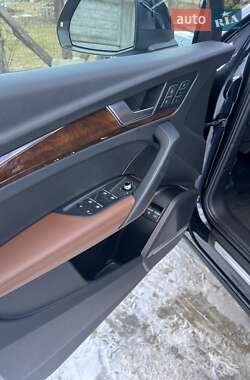 Внедорожник / Кроссовер Audi Q5 2020 в 