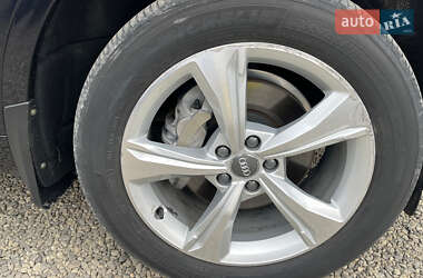 Внедорожник / Кроссовер Audi Q5 2020 в 