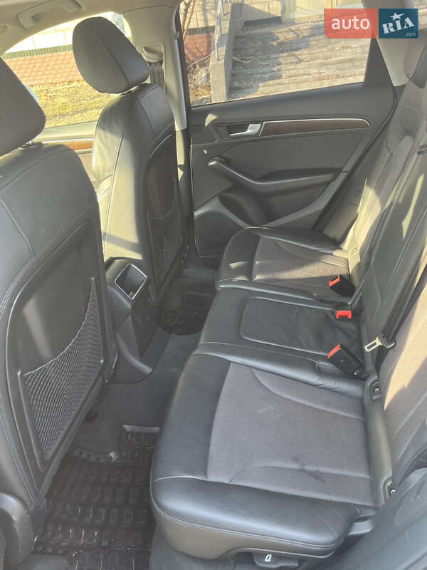 Внедорожник / Кроссовер Audi Q5 2015 в Конотопе