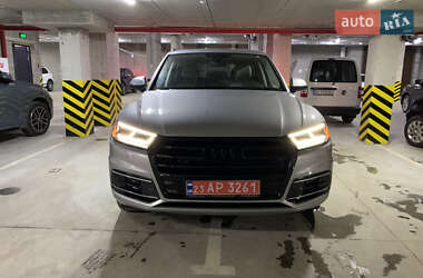 Внедорожник / Кроссовер Audi Q5 2018 в 