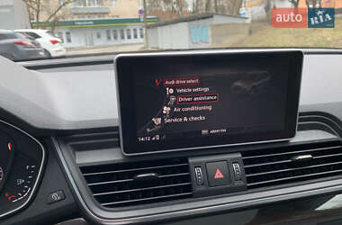 Внедорожник / Кроссовер Audi Q5 2018 в 