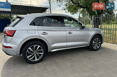 Внедорожник / Кроссовер Audi Q5 2021 в 