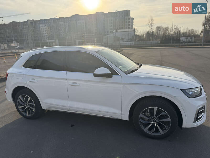 Внедорожник / Кроссовер Audi Q5 2021 в Львове