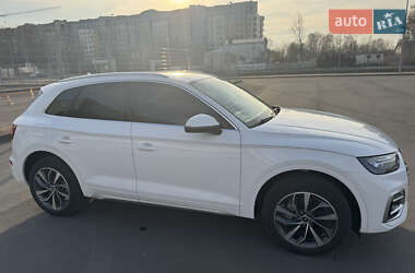 Внедорожник / Кроссовер Audi Q5 2021 в 